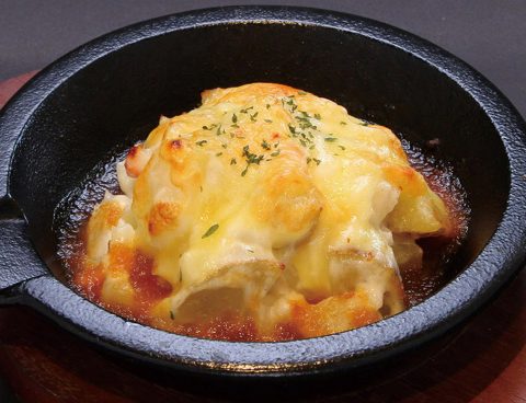 ポテサラ鉄板チーズ焼き